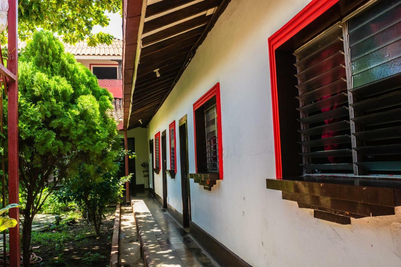 Hostal Lazybones เลออน ภายนอก รูปภาพ